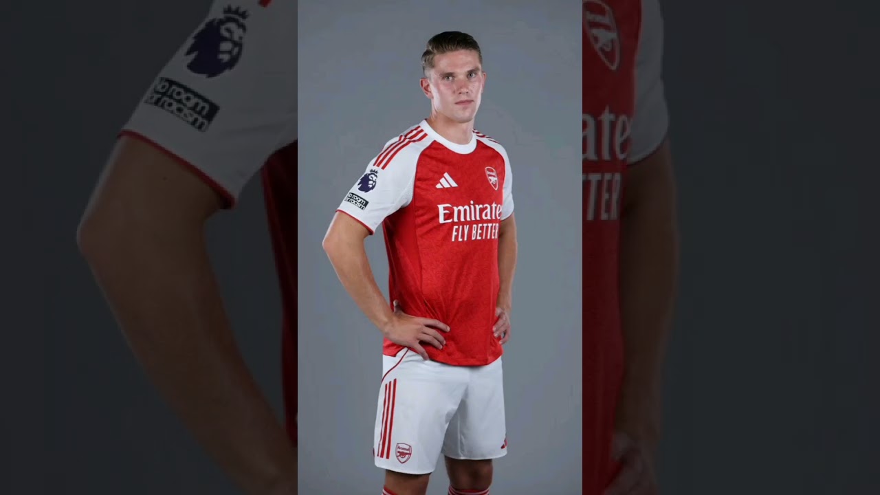 Viktor Gyökeres in Arsenal jersey